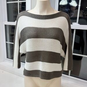 Striped dark green and White knitted Sweater